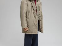 Пуховое полупальто с капюшоном и воротником-стойкой