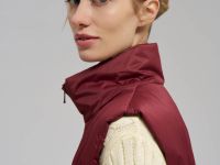 Утепленный жилет с искусственным наполнителем