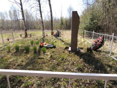 Воинское захоронение из 2 братских могил советских воинов, павших в годы Великой Отечественной войны 1941-1945 г.г.