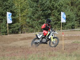 В Кысыл-Сыре прошли соревнования по мотокроссу