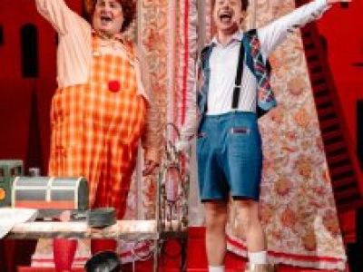 Малыш и Карлсон, который живет на крыше