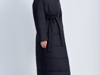 Стеганое утепленное пальто с поясом