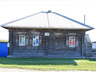 Жилой дом (дом, где в квартире политссыльного Ванеева Анатолия Александровича в августе 1899 г. на совещании 17 ссыльных марксистов, проходившем под руководством Ленина Владимира Ильича, был подписан «Протест российских социал-демократов»)