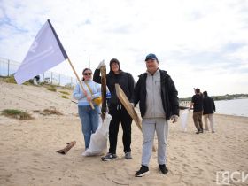 В Якутске прошла масштабная уборка берега реки Лены