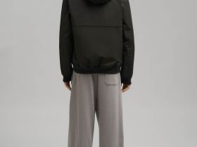 Ветровка-бомбер со съемным капюшоном