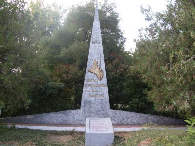 Братская могила красноармейцев 30-й Иркутской стрелковой дивизии