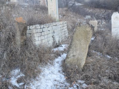 Стелы надмогильные одиночные (3 стелы)