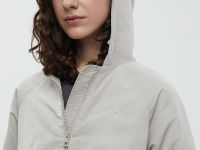 Ветровка прямого кроя с капюшоном