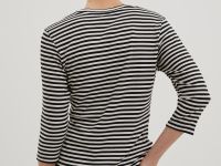 Футболка приталенного силуэта