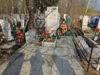 Памятник на могиле Героя Советского Союза Г.А.Приходько