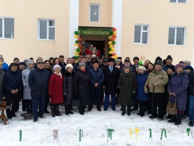 Жители труднодоступного села Ус-Кюель Якутии получили ключи от новых квартир