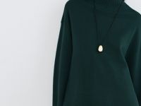 Объёмный джемпер с воротником-стойкой, Зеленый