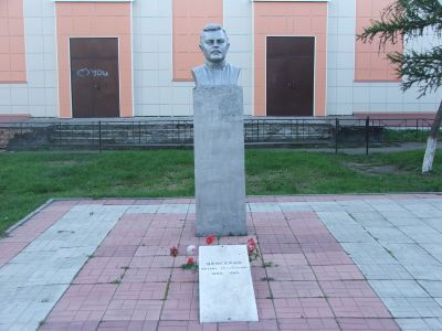 Памятник партизанам гражданской войны – Венгерову Михаилу Трофимовичу и Венгерову Ивану Трофимовичу