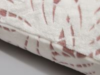 Наволочка декоративная Foliate, розовая