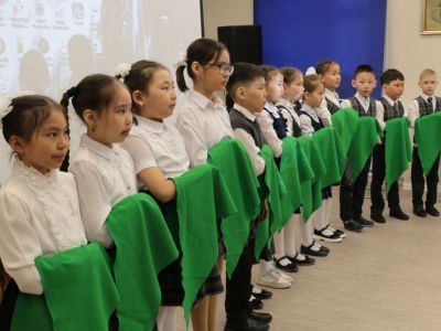 В библиотеке Мирного открылся экофестиваль «Зеленый алмаз»