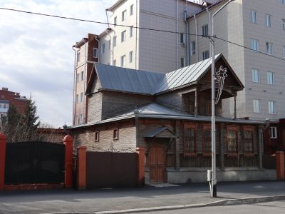 Дом с мезонином