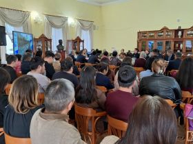 В Якутске презентовали книгу об участнике СВО Александре Семенове