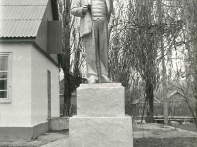 Памятник В.И. Ленину