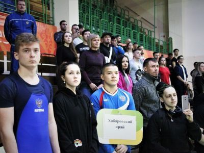 В Якутске впервые проходит чемпионат Дальнего Востока по пауэрлифтингу