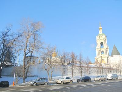 Стена и башни хозяйственного двора