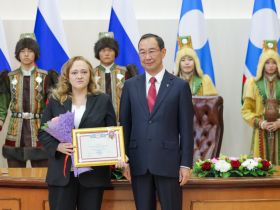 Глава Якутии вручил государственные награды