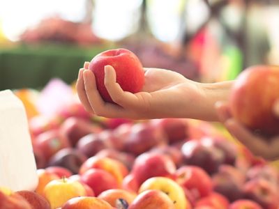 Названы самые популярные фрукты и ягоды