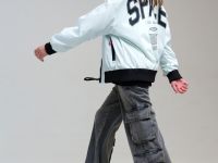 Куртка текстильная с полиуретановым покрытием для девочек (ветровка)