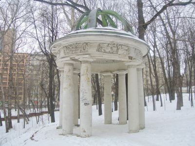 Две беседки-ротонды