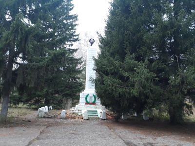Могила группы красноармейцев, погибших в 1919 году