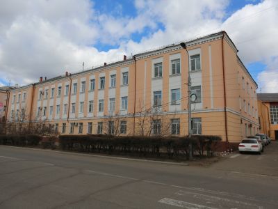 Здание городского родильного дома, где в годы Великой Отечественной войны (с января 1942 г. по декабрь 1945 г.) размещался лечебный корпус эвакогоспиталя № 1486, с января 1946 г. по июнь 1951 г. - госпиталь инвалидов Отечественной войны