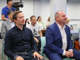 Айсен Николаев открыл выездную сессию правления Байкальского банка Сбера в Якутске