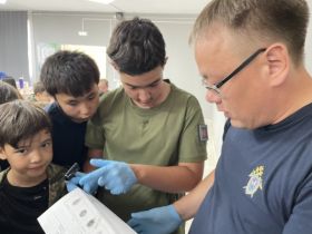 Следователи провели профориентационное занятие с воспитанниками летнего лагеря «Арктика и Космос»