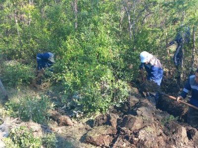 Бойцы студотрядов работают в пострадавших от дождевого паводка сёлах Верхоянского улуса