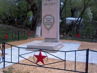 Братская могила воинов, погибших в 1942 г.