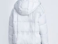 Куртка на кнопках с капюшоном