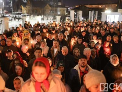 Пасхальное богослужение провели в Градоякутском Преображенском кафедральном соборе
