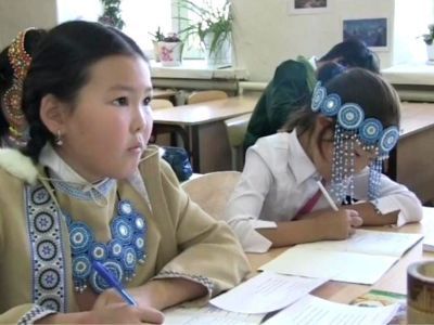 Замдиректора якутской школы: Дети должны знать государственную символику и свою историю