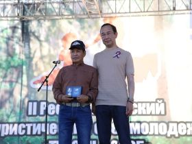 Глава Якутии встретился с активной молодежью на турслете «Турсун-2025»