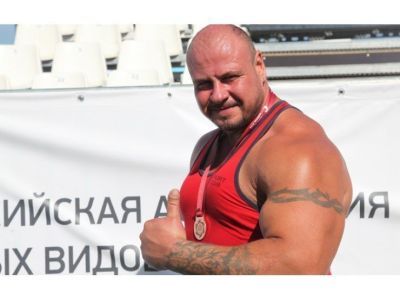 Помню, в первый раз на помост вышел прямо на Красной площади