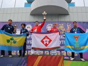 На Спартакиаде учащихся в Якутске наградили легкоатлетов и волейболистов