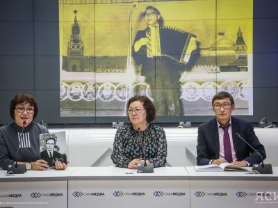 В Якутии вышла в свет книга воспоминаний к 80-летию известного мелодиста Валерия Ноева