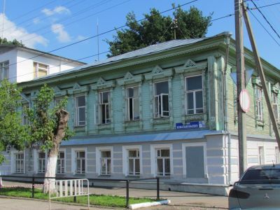 Дом жилой с лавкой