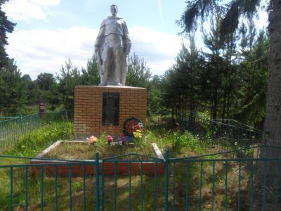 Братская могила советских воинов, погибших в 1943 г. в боях с немецко-фашистскими захватчиками