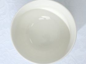 Салатник Emboss White