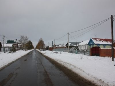 с. Красный Яр, здесь у пристава 2-го стана 14 июня 1889 г., приехав из Алакаевки, В.И. Ленин  получал извещение самарского губернатора об отказе выдать ему заграничный паспорт и выдавал  расписку