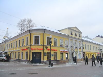 Городская усадьба И.А.Королева - П.П. Страховой - Тестовых, 2-я пол. XVIII в. - нач. XX в. Главный дом, 2-я пол. XVIII в., 1810 г., 1-я треть XIX в., 1857 г., нач. XX в. В этом доме  жил и скончался в 1899 г. основоположник науки о лесе М.К.Турский. Здесь