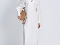 Платье приталенного силуэта