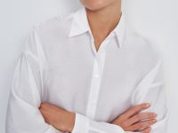 Блузка свободного кроя с отложным воротником