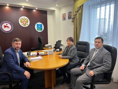 Рабочий визит Туйаары Васильевой и Николая Алексеева