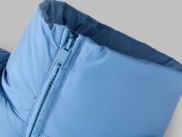 Утепленный жилет приталенного кроя